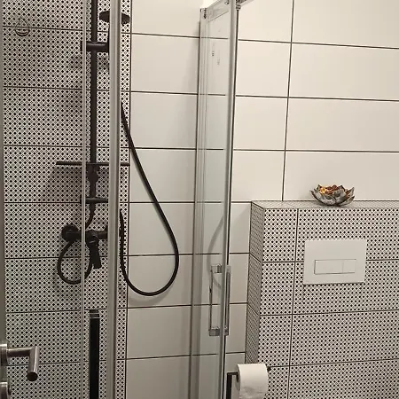 Pingvin Panzio לינה וארוחת בוקר