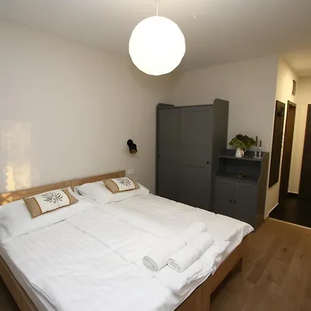 Pingvin Panzio Nocleg ze śniadaniem Komárom