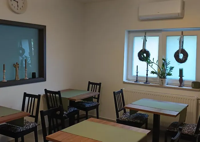 Alojamento de Acomodação e Pequeno-almoço Pingvin Panzió